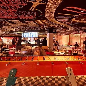 4* Hotel Mama Shelter